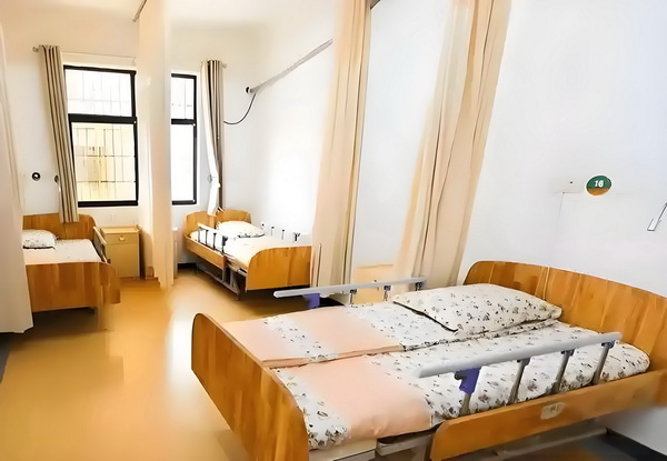 《灼灼韶华》6个男人喜欢康二妞，错过了最爱她的，选上的狠又渣