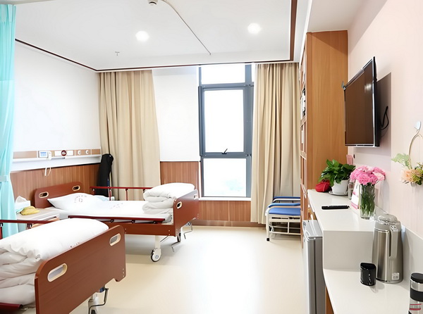 外省办理深圳户口_无法结束的青春期：山下敦弘电影展今日开启 青春期山下中毒食物防止